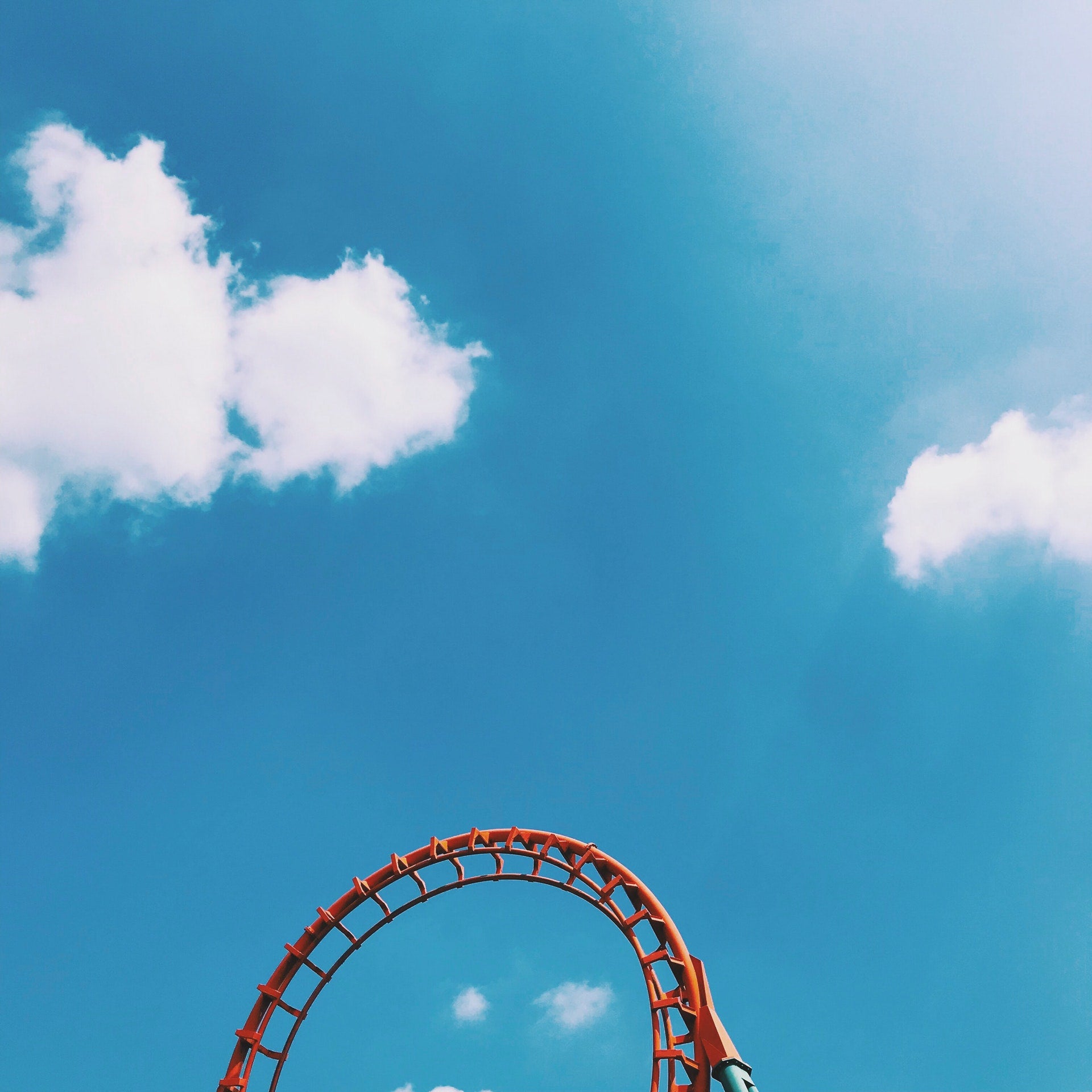 Sunglasses Straps Needed at The Scariests Roller Coaster Parks in Amer